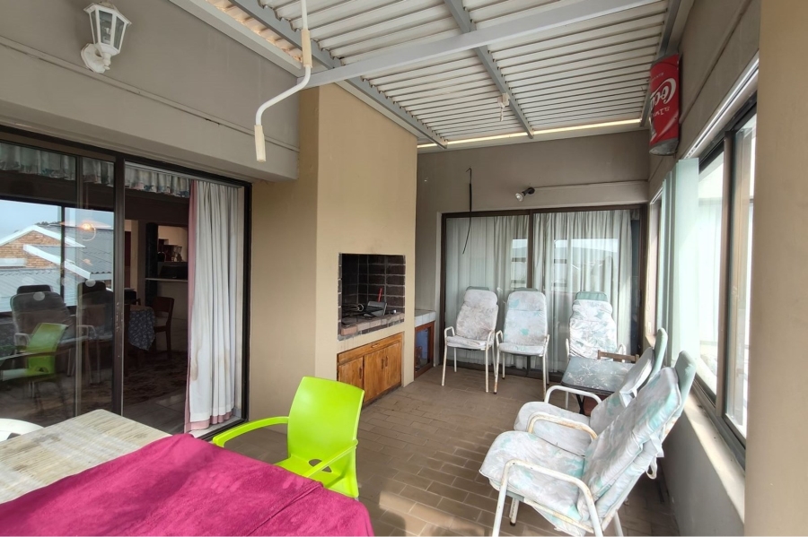 4 Bedroom Property for Sale in Moorreesburg Western Cape